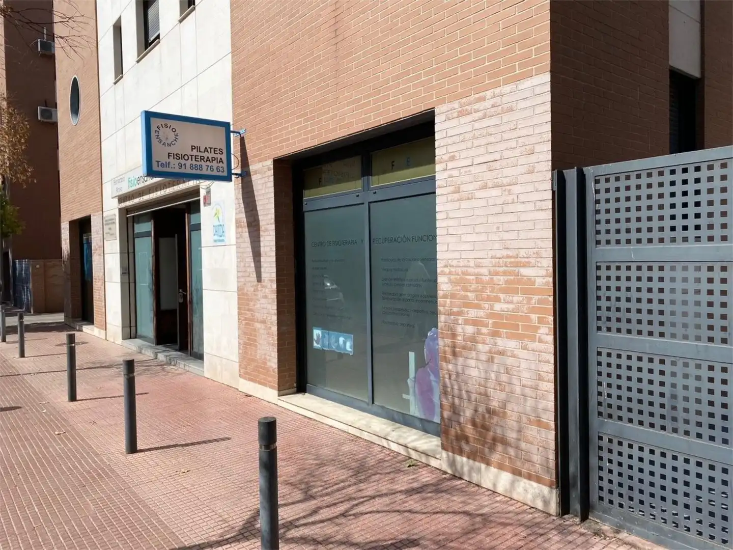 Außenansicht von Geschaftsraum zum Verkauf in Alcalá de Henares mit Klimaanlage und Heizung