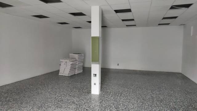 Local comercial en Alquiler en Calle Perales, 26 en Parque Europa - Los Pitufos