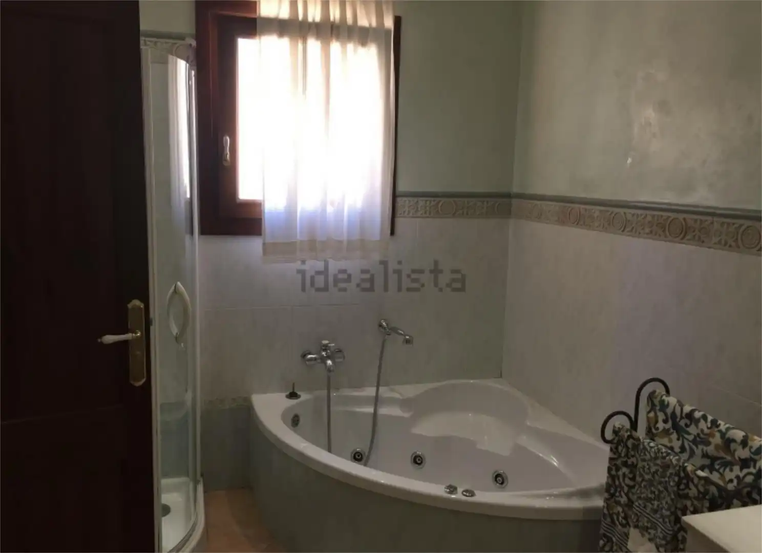 Room in Carrer de Maria Ignàsia Morell, 46, Artà Poble Bathroom of Houses for share in Artà with Air Conditioner, Heating and Terrace