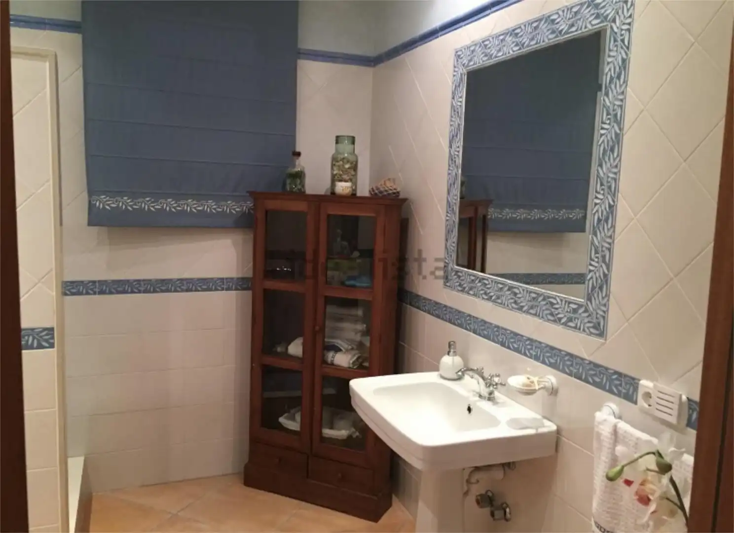 Room in Carrer de Maria Ignàsia Morell, 46, Artà Poble Bathroom of Houses for share in Artà with Air Conditioner, Heating and Terrace