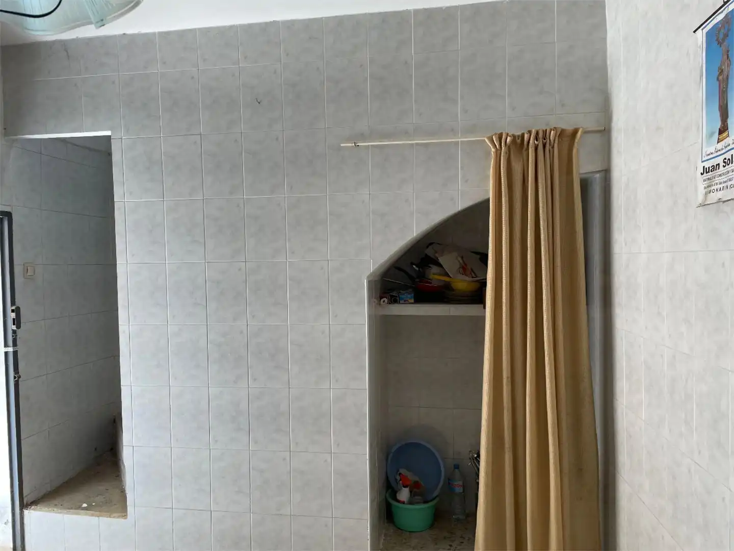 Casa adosada en venta en Calle Mártires de la Guerra, 54, Almoharín Habitación de Casa adosada en venta en Almoharín con Trastero y Amueblado