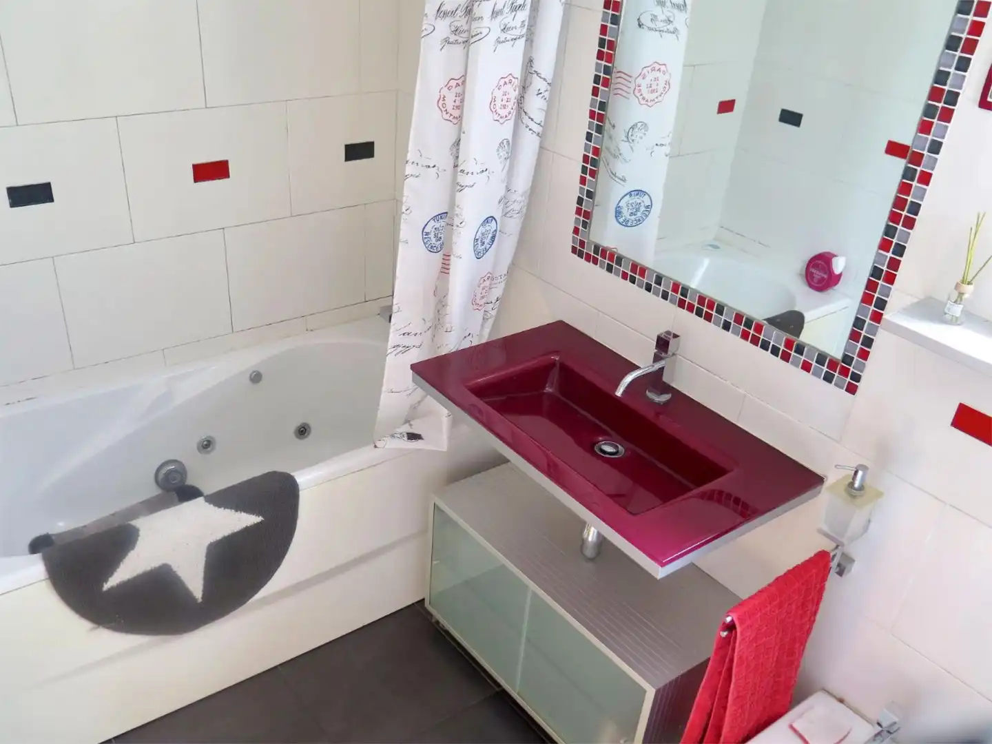Flat for sale in Calle de los Hermanos Ibarra, 1, Paseo Independencia Bathroom of Flat for sale in Zaragoza with Air Conditioner, Heating and Terrace