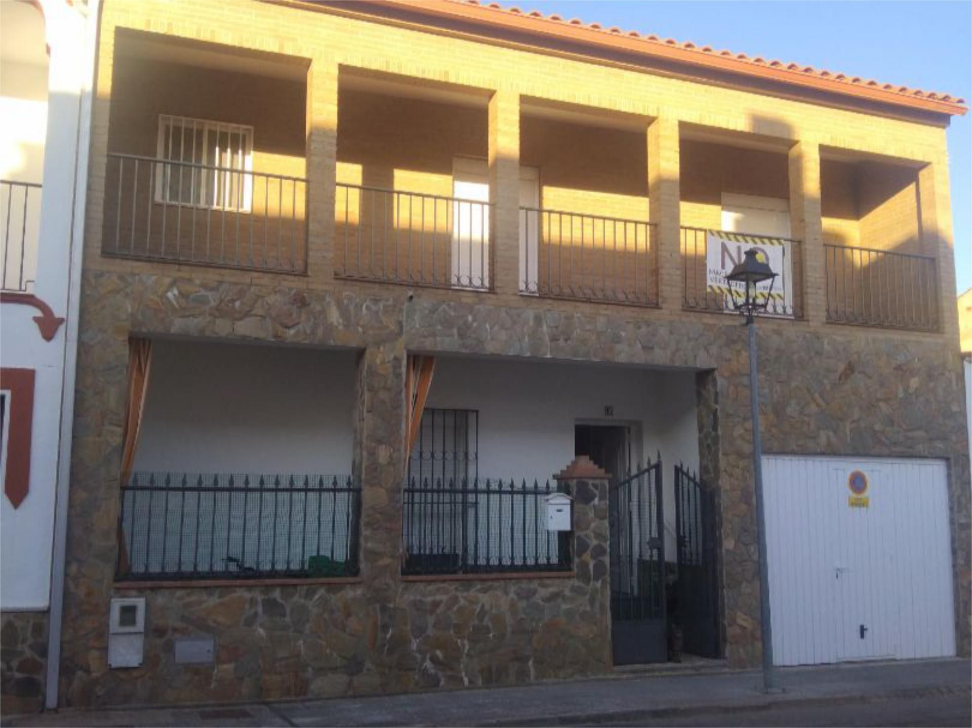 Exterior view of Flat for sale in Burguillos del Cerro  with Heating, Terrace and Swimming Pool
