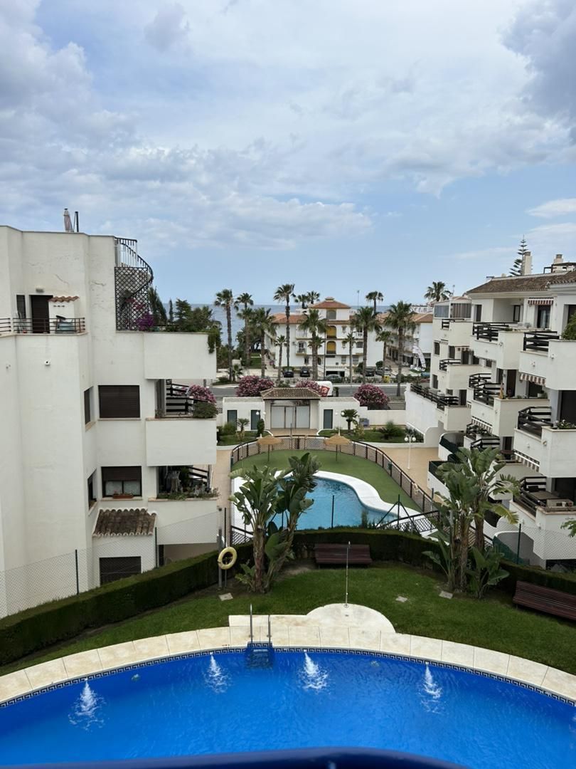 Vista exterior de Dúplex en venda en Torrox amb Terrassa, Traster i Piscina