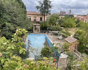 Piscina de Casa o xalet en venda en Monzón amb Jardí privat, Terrassa i Traster