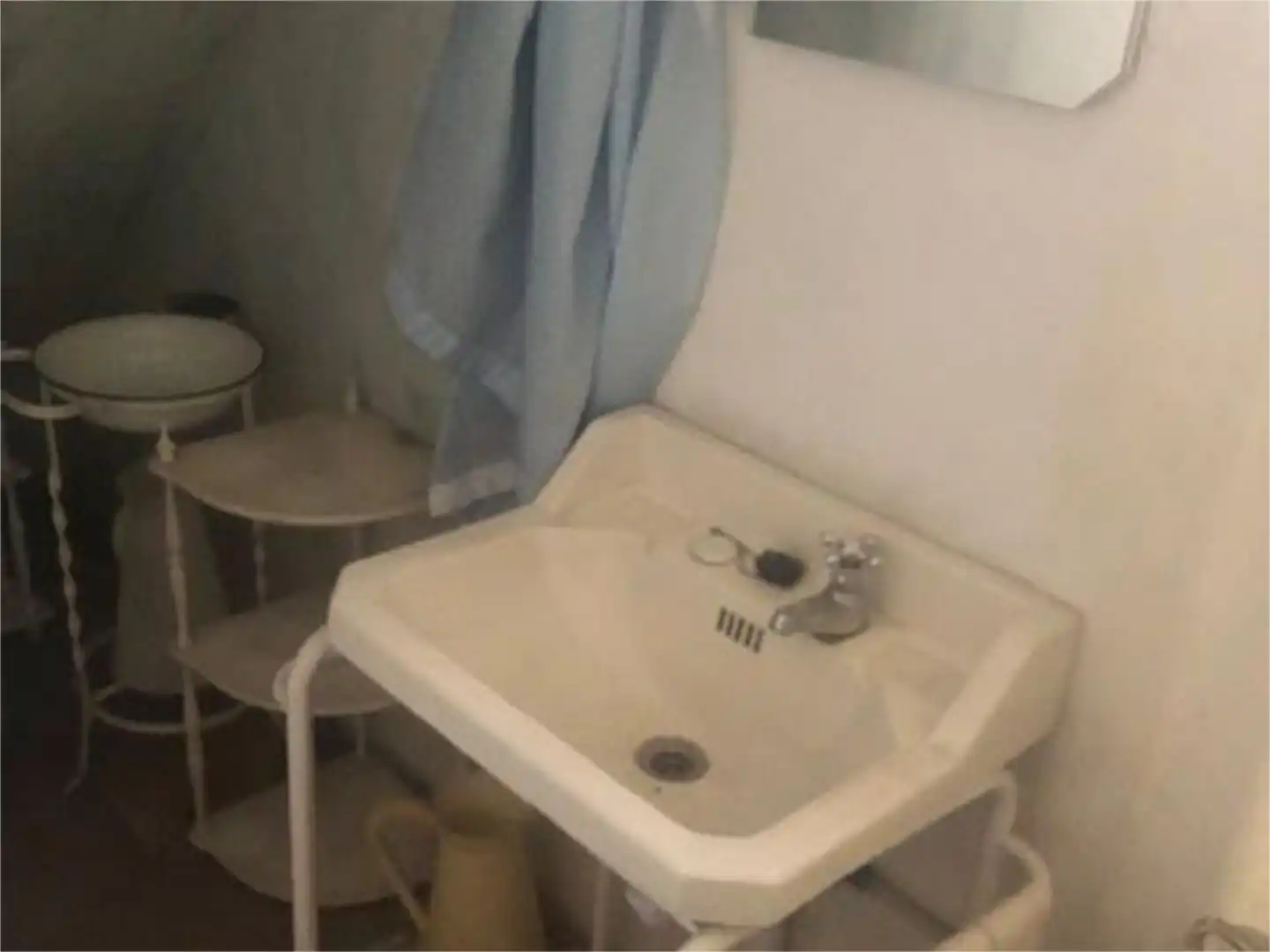 Casa adosada en venta en Calle Iglesia, 5, Navas de Oro Baño de Casa adosada en venta en Navas de Oro con Jardín privado, Trastero y Amueblado