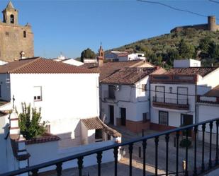 Vista exterior de Pis de lloguer en Alanís amb Aire condicionat, Terrassa i Balcó