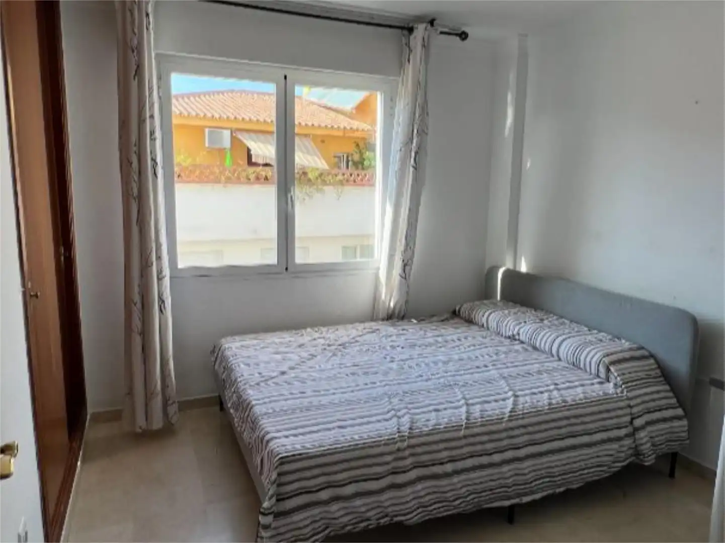 Habitació a Calle Boulevard, 2, Parque de la Paloma Habitació a Calle Boulevard, 2, Parque de la Paloma