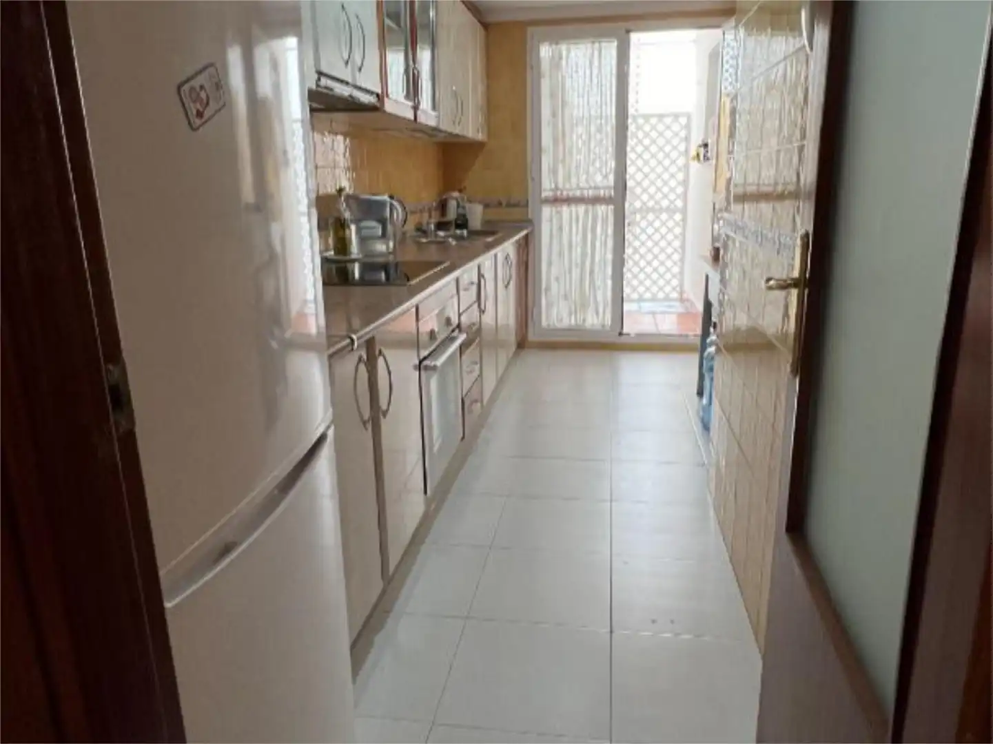 Habitació a Calle Boulevard, 2, Parque de la Paloma Cuina de Apartament per a compartir en Benalmádena amb Aire condicionat, Calefacció i Jardí privat