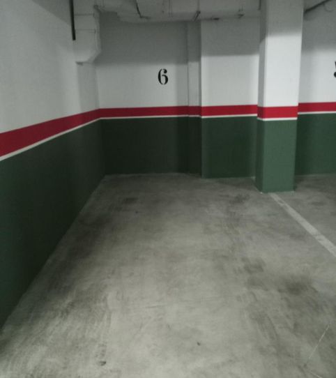 Garaje de alquiler en Calle Azucena, 1, Ruta de la Plata, Cáceres Capital - imagen 2 Foto 2 de Garaje de alquiler en Calle Azucena, 1, Ruta de la Plata, Cáceres Capital