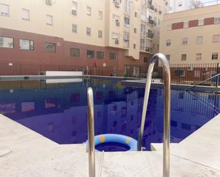 Swimming pool of Flat for sale in  Sevilla Capital  with Air Conditioner, Terrace and Swimming Pool