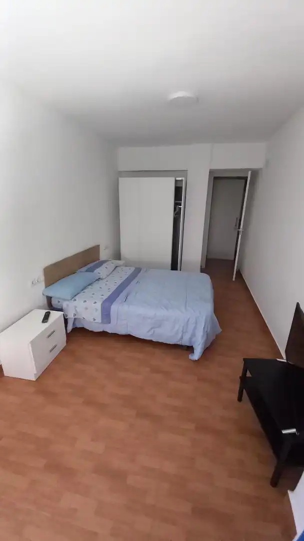 Zimmer in Camí del Forn d'Alcedo, 15, El Forn d'Alcedo Schlafzimmer von Wohnung zur untervermieten in Valencia mit Heizung, Terrasse und Möbliert