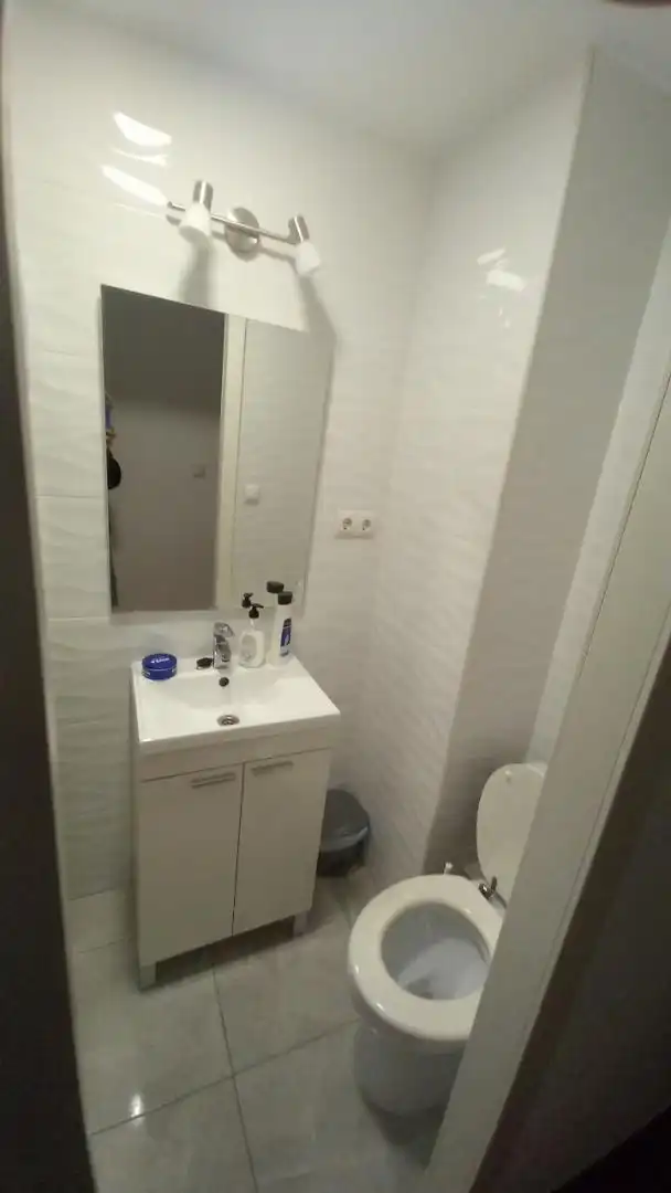 Zimmer in Camí del Forn d'Alcedo, 15, El Forn d'Alcedo Badezimmer von Wohnung zur untervermieten in Valencia mit Heizung, Terrasse und Möbliert