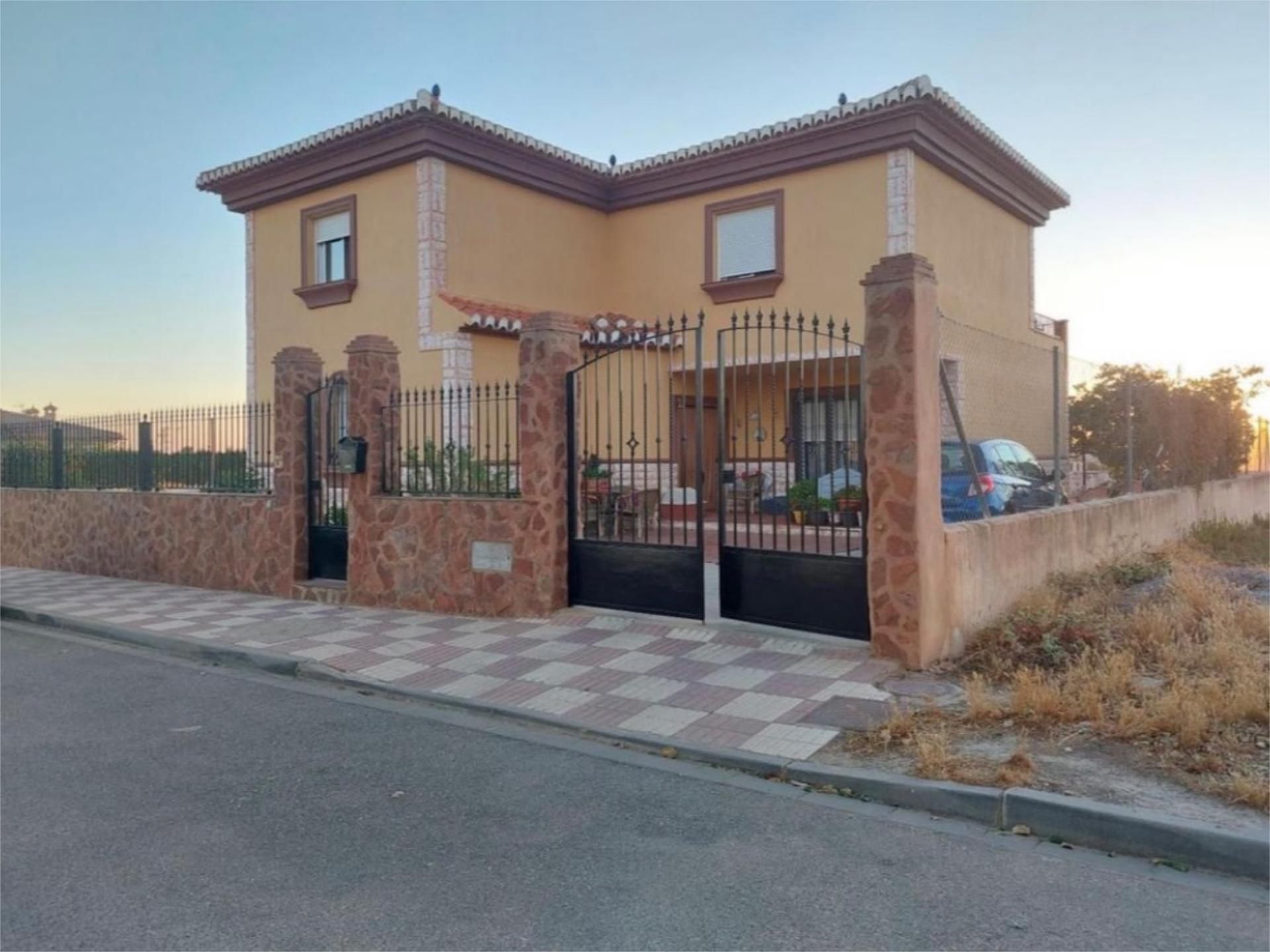 Vista exterior de Casa o xalet en venda en Ventas de Huelma amb Terrassa