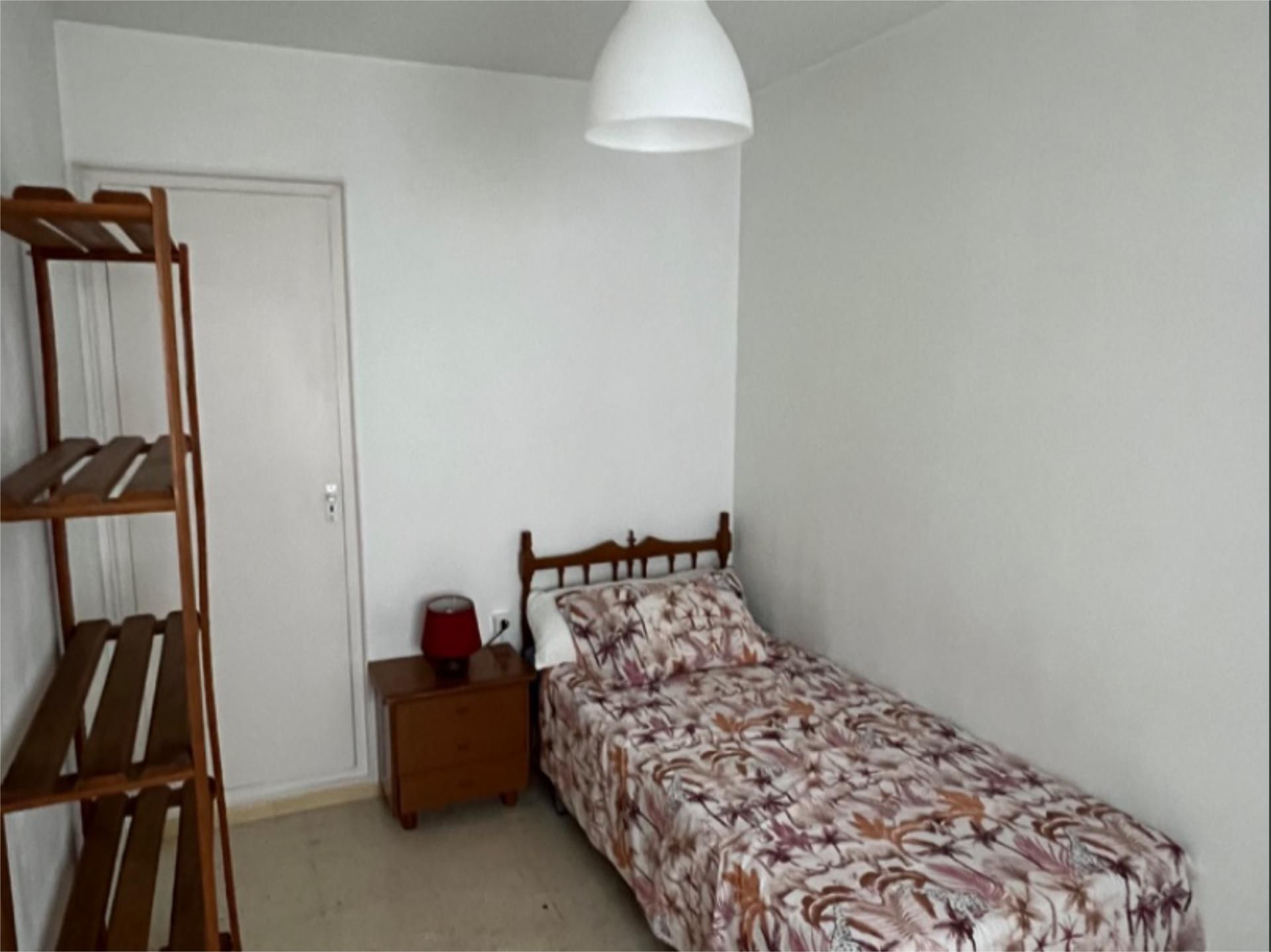 Bedroom of Flat to share in  Sevilla Capital  with Air Conditioner, Heating and Furnished