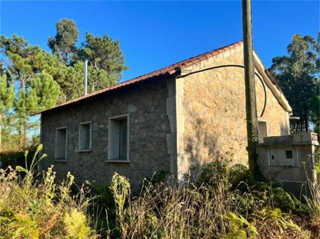 Chalet en venta en casa de campo con terreno de vi
