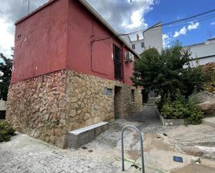 Vista exterior de Casa adosada en venda en Plasencia amb Aire condicionat i Balcó