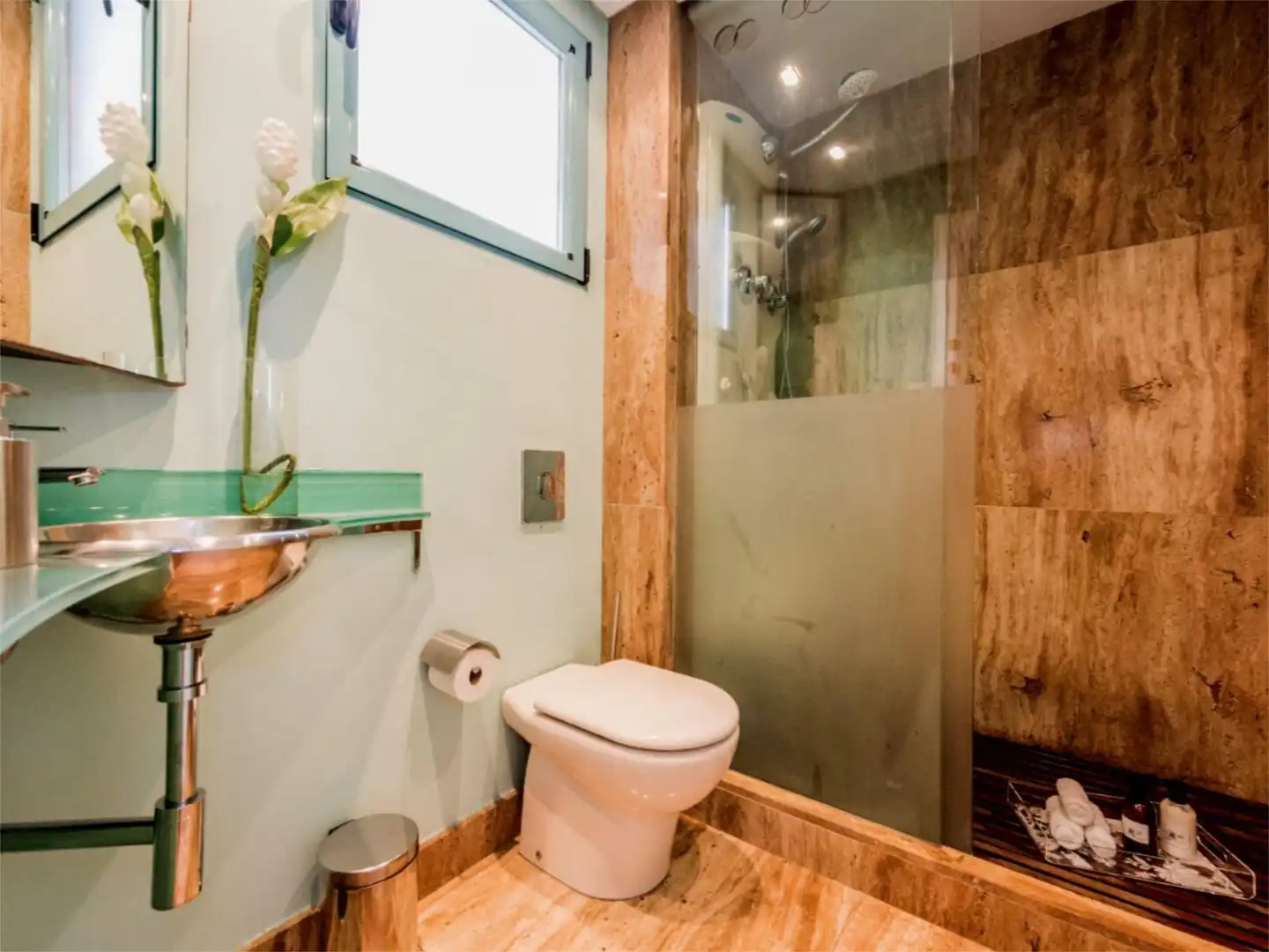 Flat for rent in Calle del Pensamiento, 27, Castillejos - Cuzco Bathroom of Flat for rent in Madrid with Air Conditioner, Heating and Private garden
