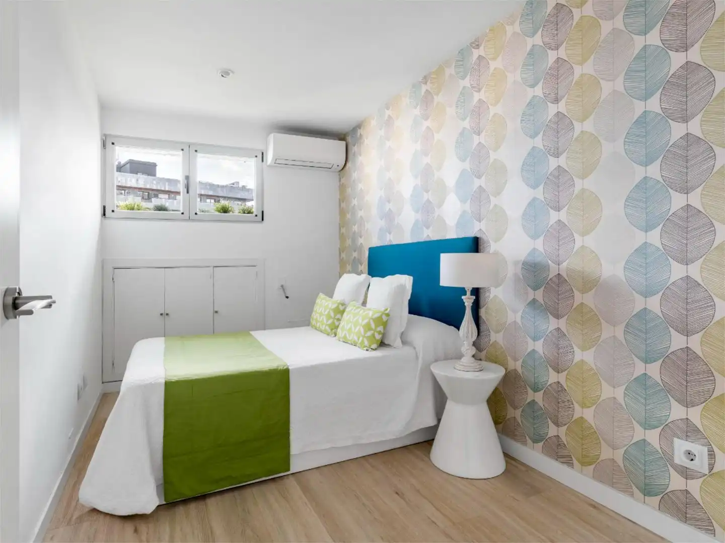 Flat for rent in Calle del Pensamiento, 27, Castillejos - Cuzco Bedroom of Flat for rent in Madrid with Air Conditioner, Heating and Private garden