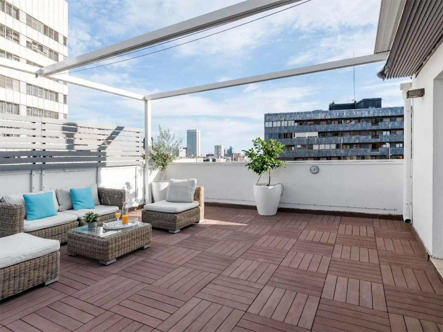 Flat for rent in Calle del Pensamiento, 27, Castillejos - Cuzco Terrace of Flat for rent in Madrid with Air Conditioner, Heating and Private garden