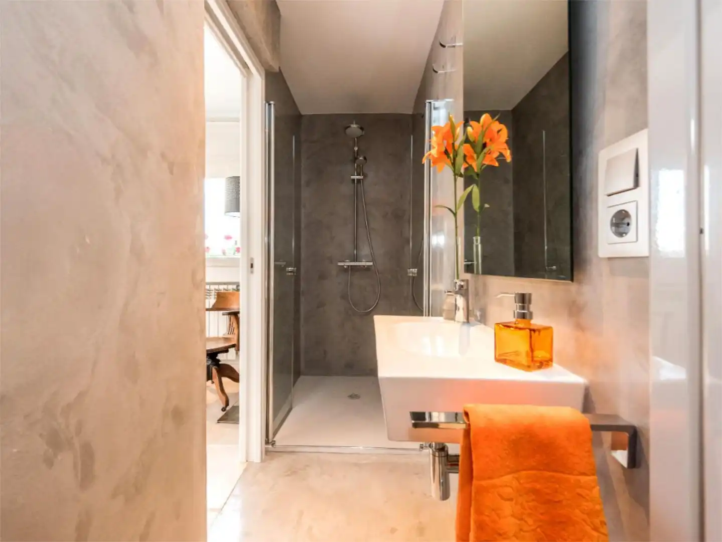 Flat for rent in Calle del Pensamiento, 27, Castillejos - Cuzco Bathroom of Flat for rent in Madrid with Air Conditioner, Heating and Private garden