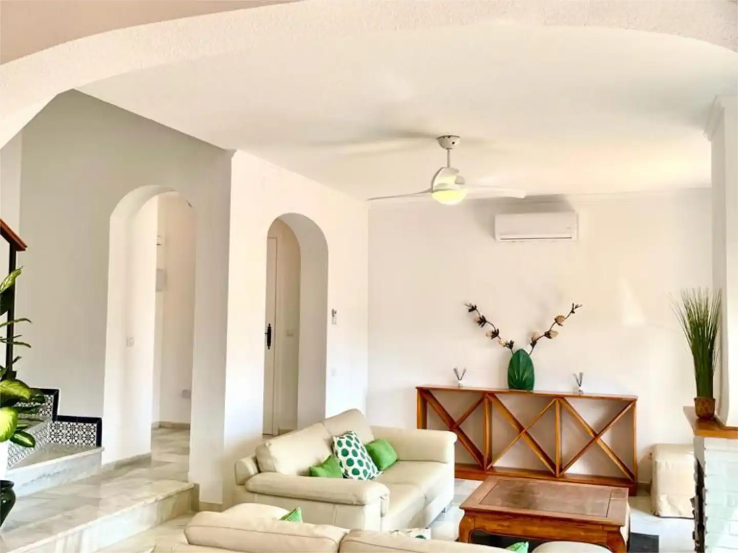 Wohnung zum Verkauf in Calle Doctor Álvarez Leiva, 21, Manilva Pueblo Wohnzimmer von Wohnung zum Verkauf in Manilva mit Klimaanlage, Terrasse und Schwimmbad