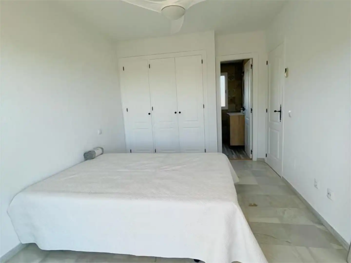 Wohnung zum Verkauf in Calle Doctor Álvarez Leiva, 21, Manilva Pueblo Schlafzimmer von Wohnung zum Verkauf in Manilva mit Klimaanlage, Terrasse und Schwimmbad
