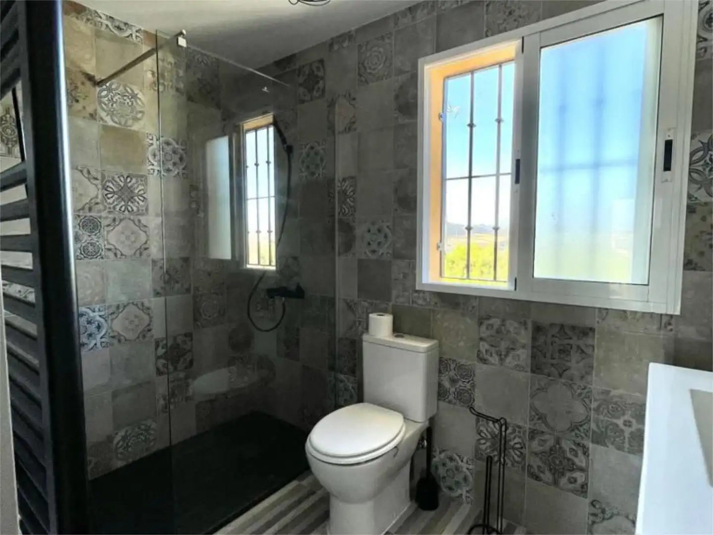 Wohnung zum Verkauf in Calle Doctor Álvarez Leiva, 21, Manilva Pueblo Badezimmer von Wohnung zum Verkauf in Manilva mit Klimaanlage, Terrasse und Schwimmbad