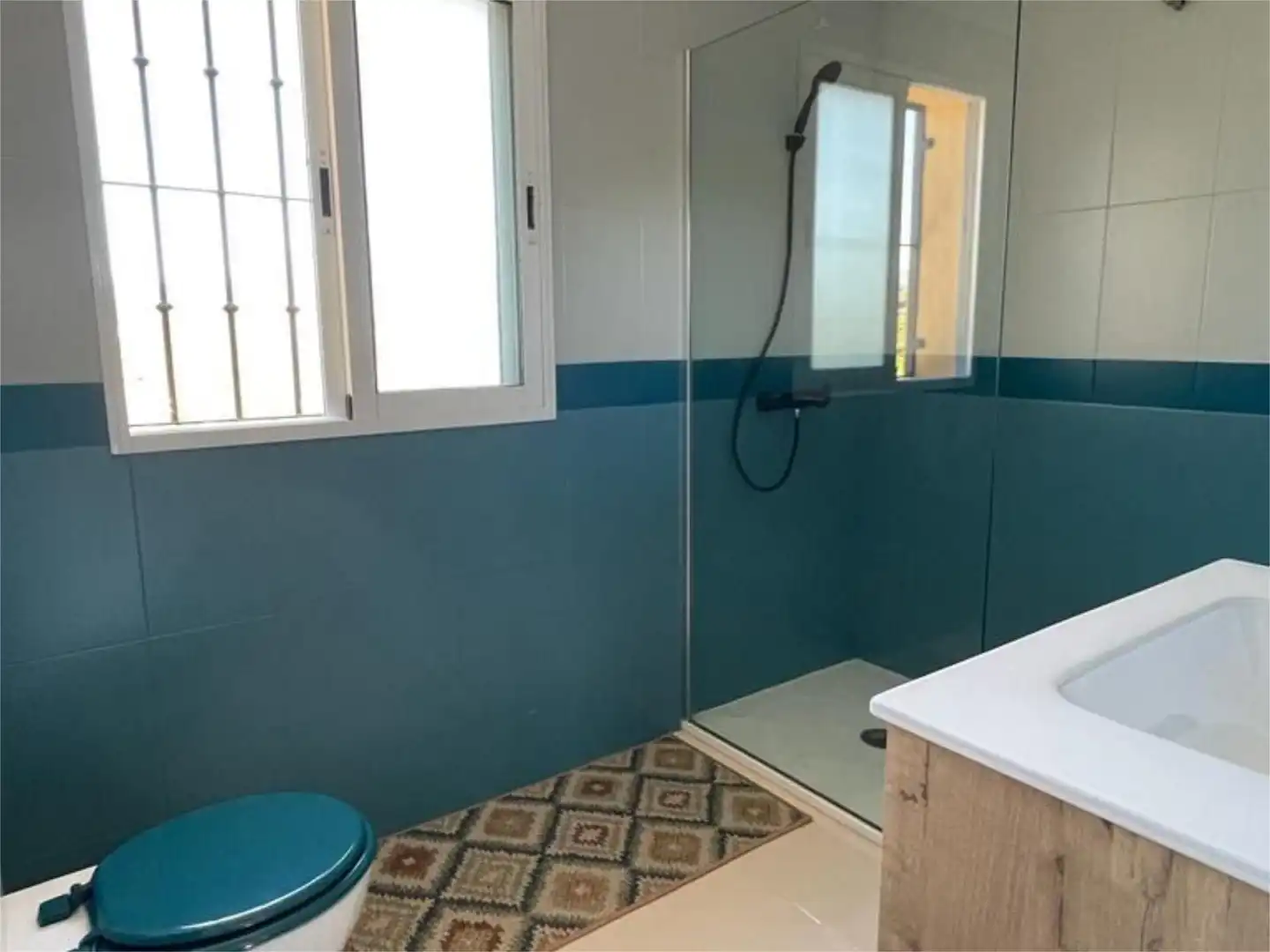 Wohnung zum Verkauf in Calle Doctor Álvarez Leiva, 21, Manilva Pueblo Badezimmer von Wohnung zum Verkauf in Manilva mit Klimaanlage, Terrasse und Schwimmbad