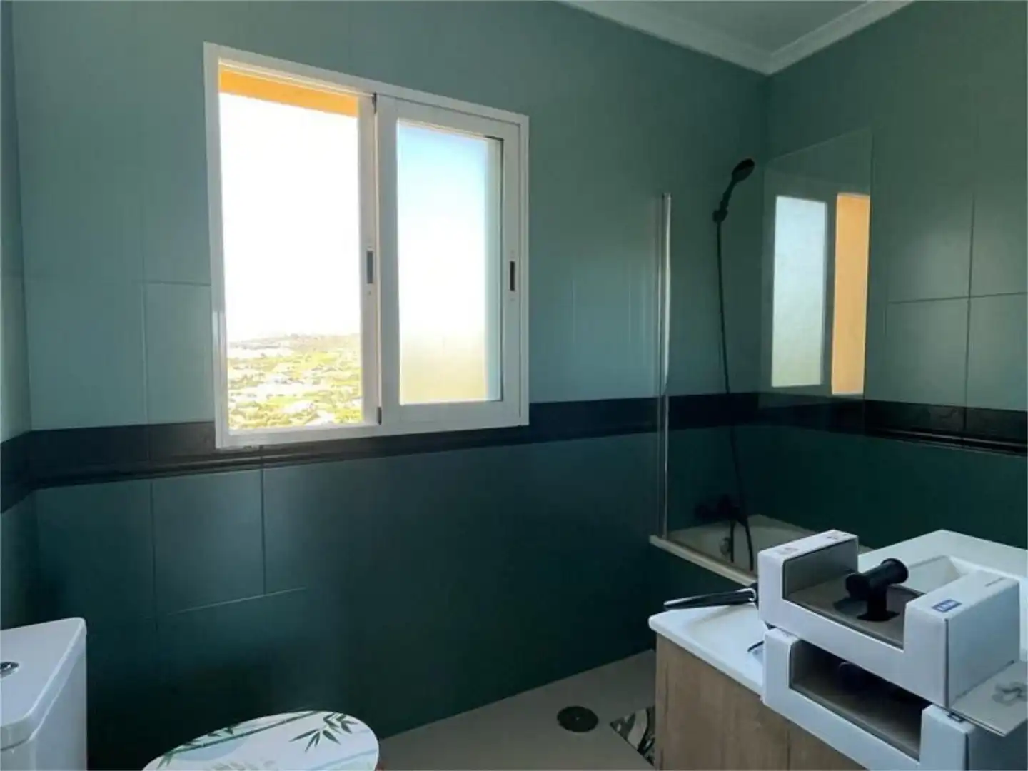 Wohnung zum Verkauf in Calle Doctor Álvarez Leiva, 21, Manilva Pueblo Badezimmer von Wohnung zum Verkauf in Manilva mit Klimaanlage, Terrasse und Schwimmbad
