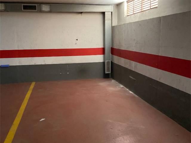Garaje en Venta en Calle de Miguel Artigas, 2 en Oliver