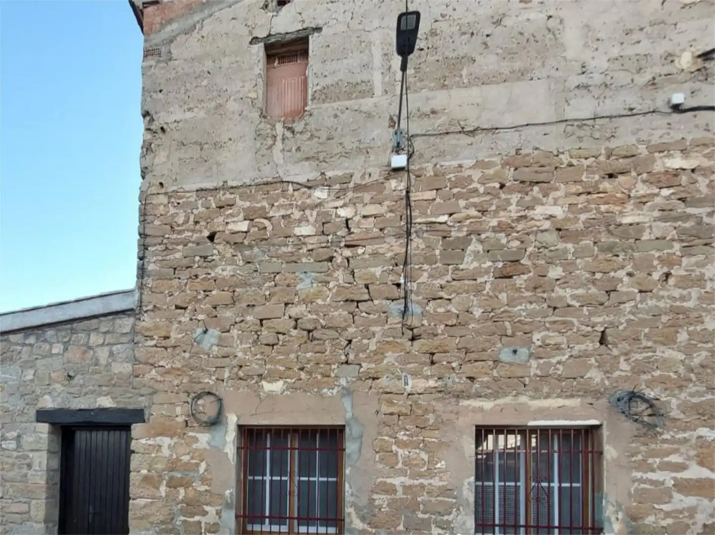 Vista exterior de Finca rústica en venda en Cubells amb Jardí privat