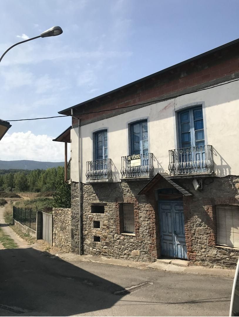 Vista exterior de Casa o xalet en venda en Bembibre amb Jardí privat i Balcó