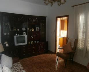 Sala d'estar de Casa adosada en venda en La Rambla