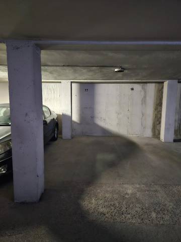 Garaje en Venta en Calle Santísima Trinidad, 3 en Zona La Ermita