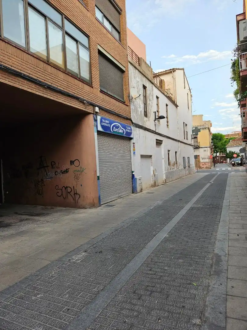 Außenansicht von Garage zum Verkauf in Torrent