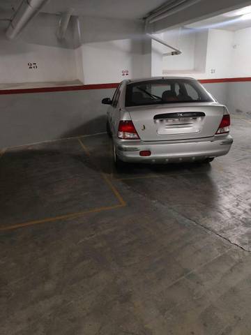 Garaje en Alquiler en Carrer del Monestir de Poblet, 26 en Barrio de Benicalap