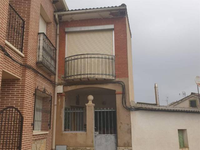 Casa adosada en venta en calle cerralbos, 4 de dom