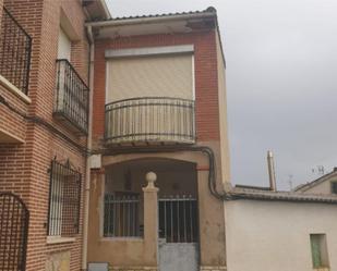 Vista exterior de Casa adosada en venda en Domingo Pérez amb Aire condicionat, Terrassa i Balcó