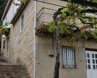 Vista exterior de Casa adosada en venda en Crecente amb Terrassa i Balcó
