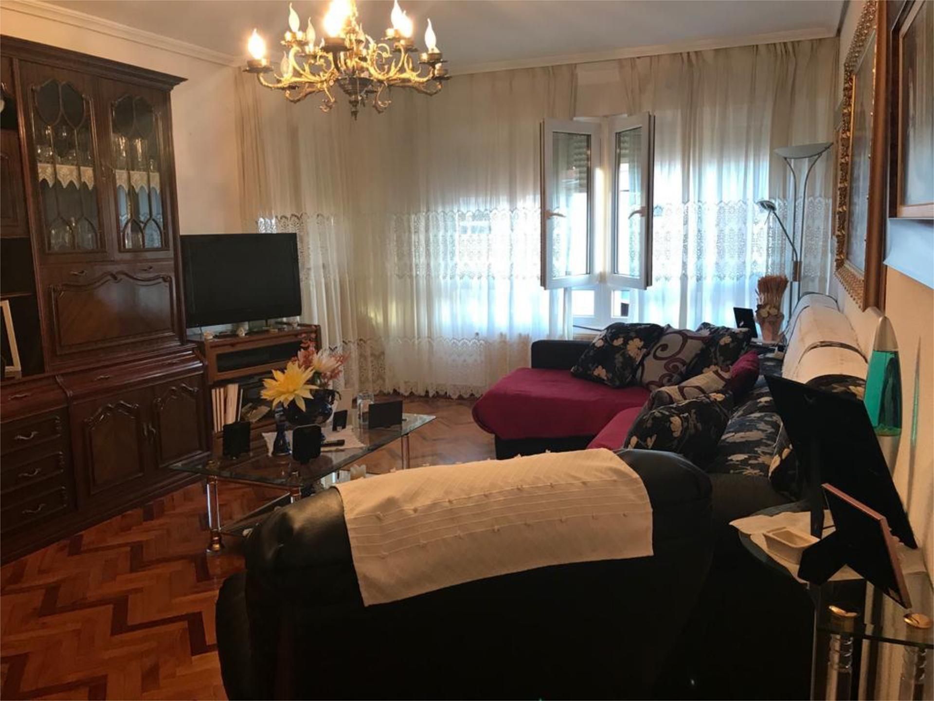 Living room of Flat for sale in Aguilar de Campoo  with Heating, Parquet flooring and Terrace