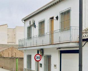 Vista exterior de Casa o xalet en venda en Cijuela amb Aire condicionat, Terrassa i Piscina