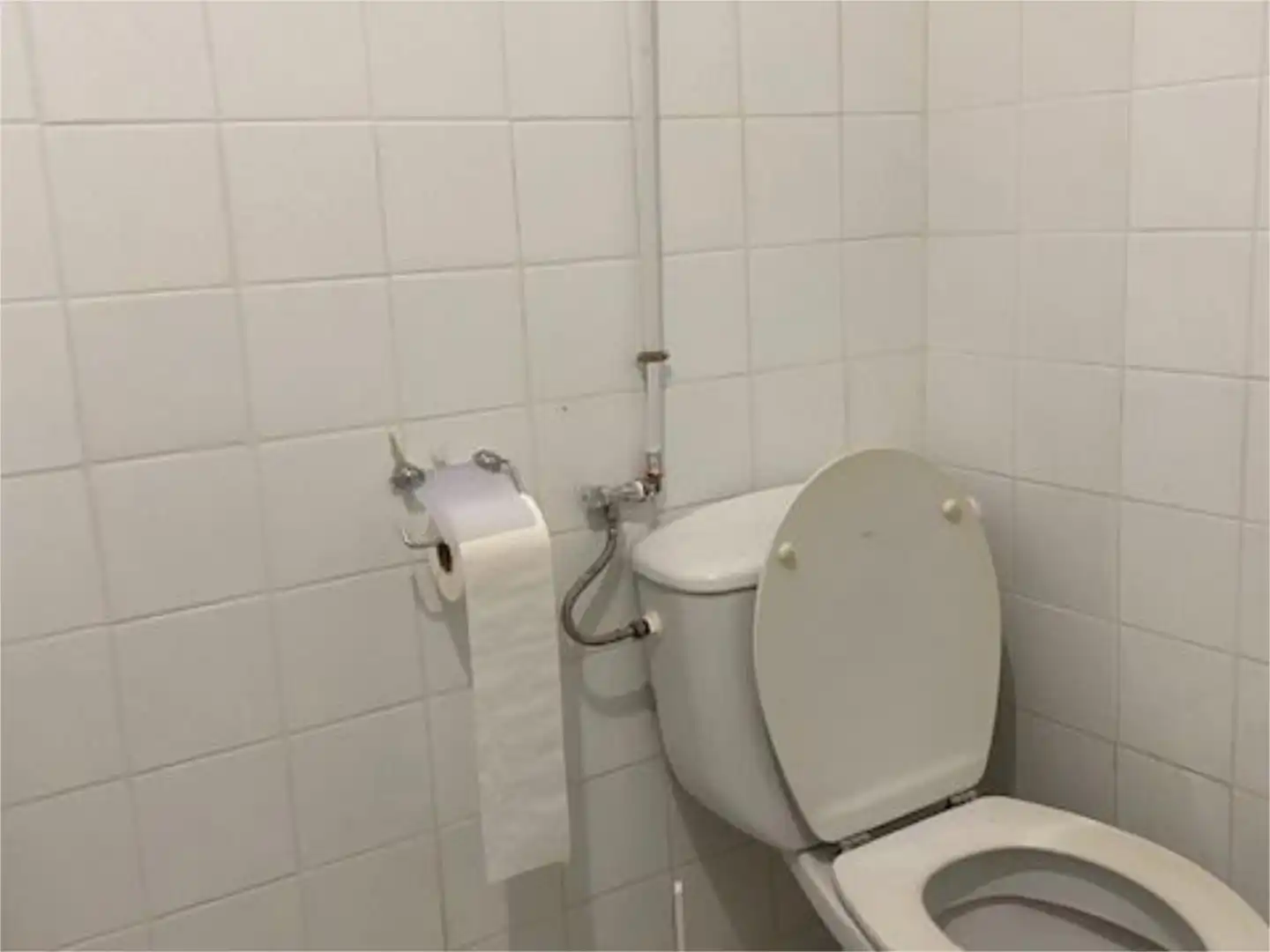 Badezimmer von Fabrikhallen zur Miete in Madrid