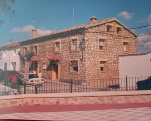 Exterior view of Single-family semi-detached for sale in Torrejoncillo del Rey