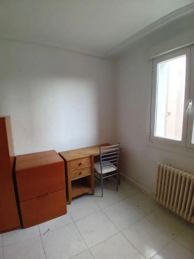Habitación de Piso para compartir en Berriozar con Calefacción, Amueblado y Lavadora