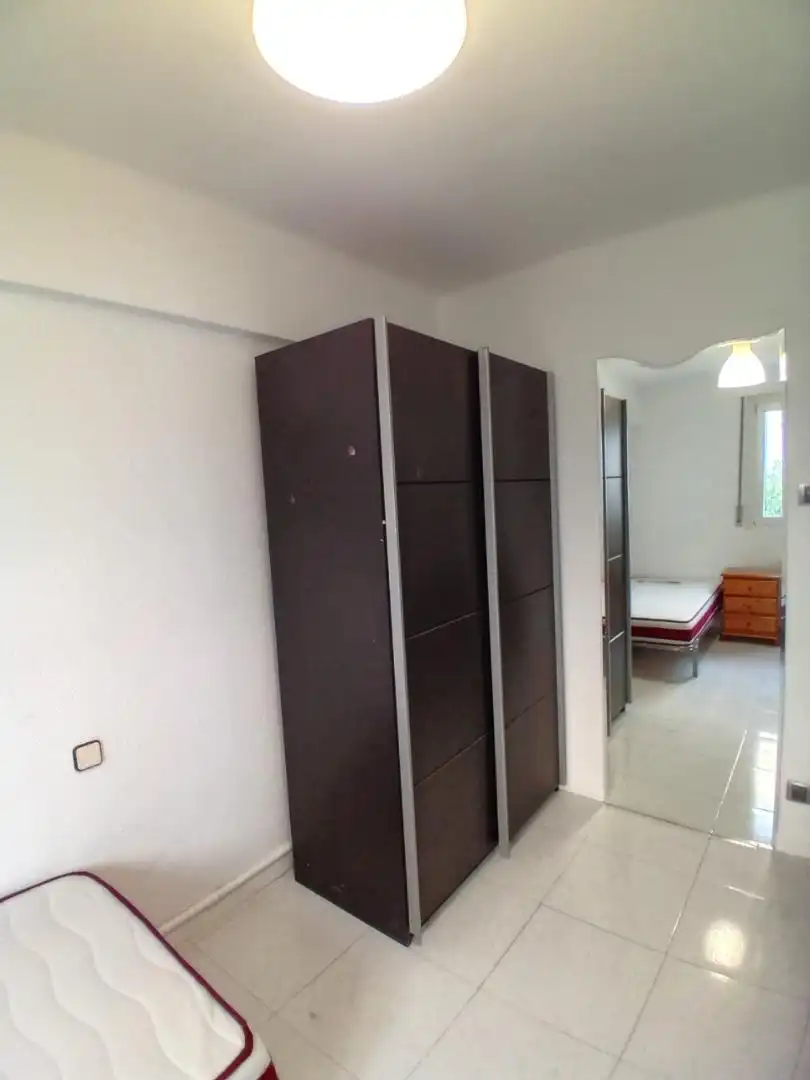 Habitación de Piso para compartir en Berriozar con Calefacción, Amueblado y Lavadora