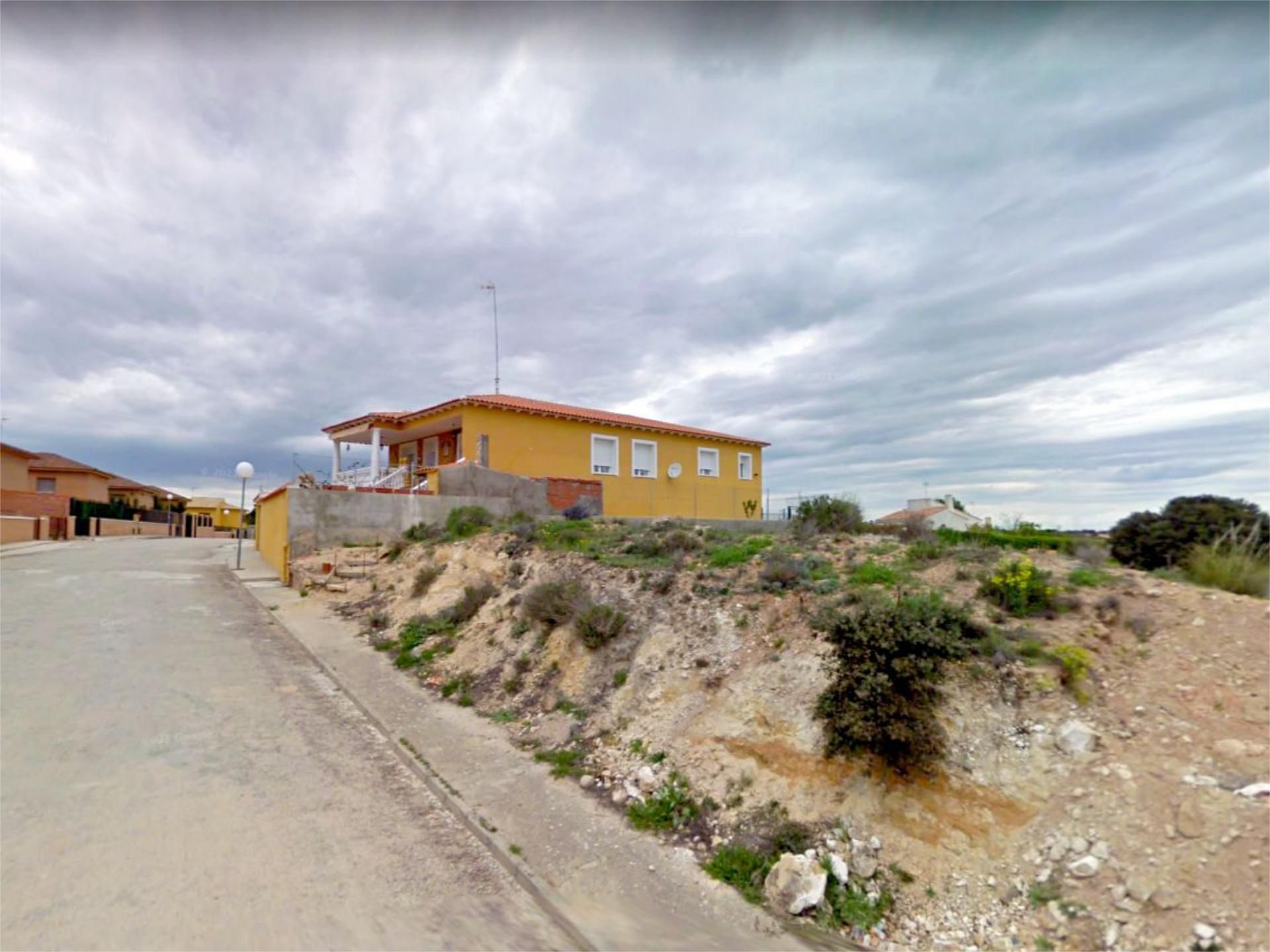 Land for sale in Lillo