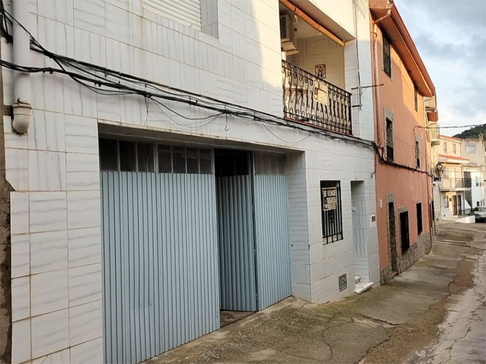 Vista exterior de Pis en venda en Villarta de los Montes amb Aire condicionat, Terrassa i Traster