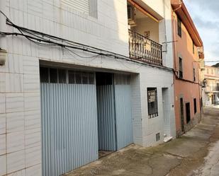 Vista exterior de Casa adosada en venda en Villarta de los Montes amb Aire condicionat, Terrassa i Balcó