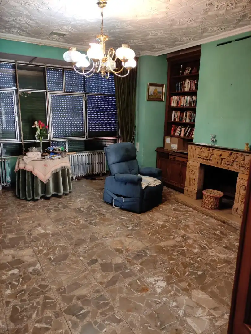 Einfamilien-Reihenhaus zum Verkauf in Calle Puerta de Madridejos, 3, Consuegra Wohnzimmer von Einfamilien-Reihenhaus zum Verkauf in Consuegra mit Heizung, Abstellraum und Ofen